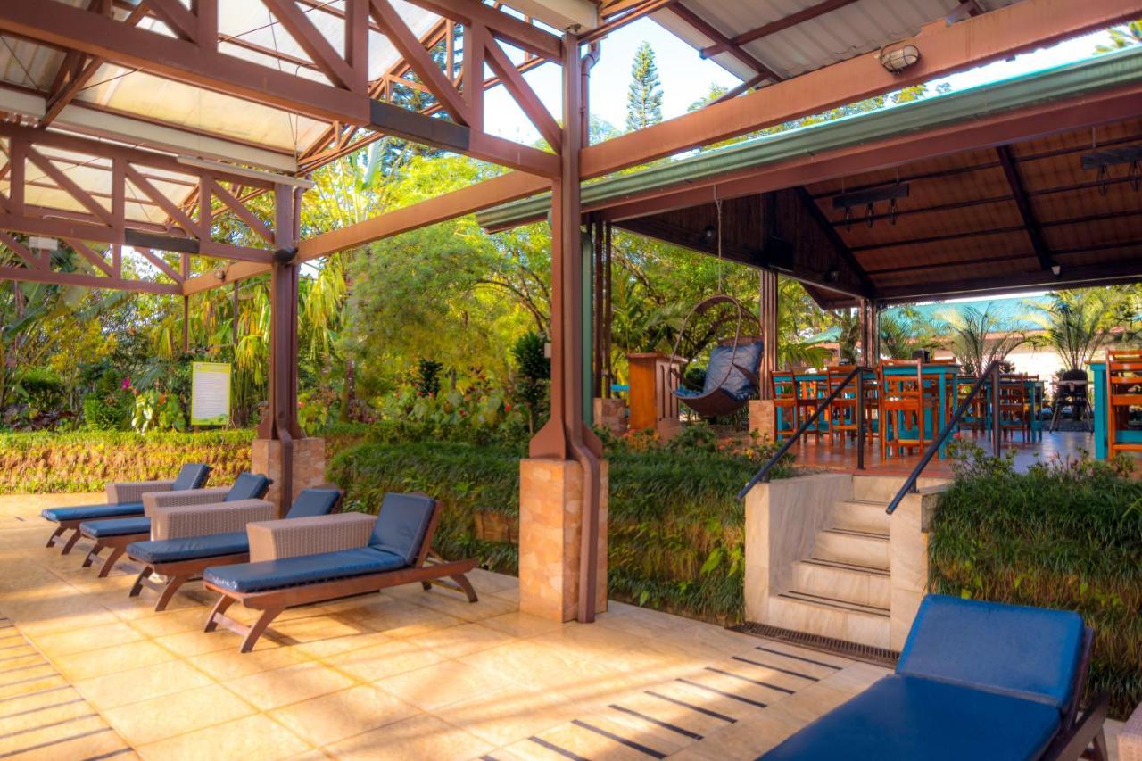 Avita Lodge Quesada  Exterior foto