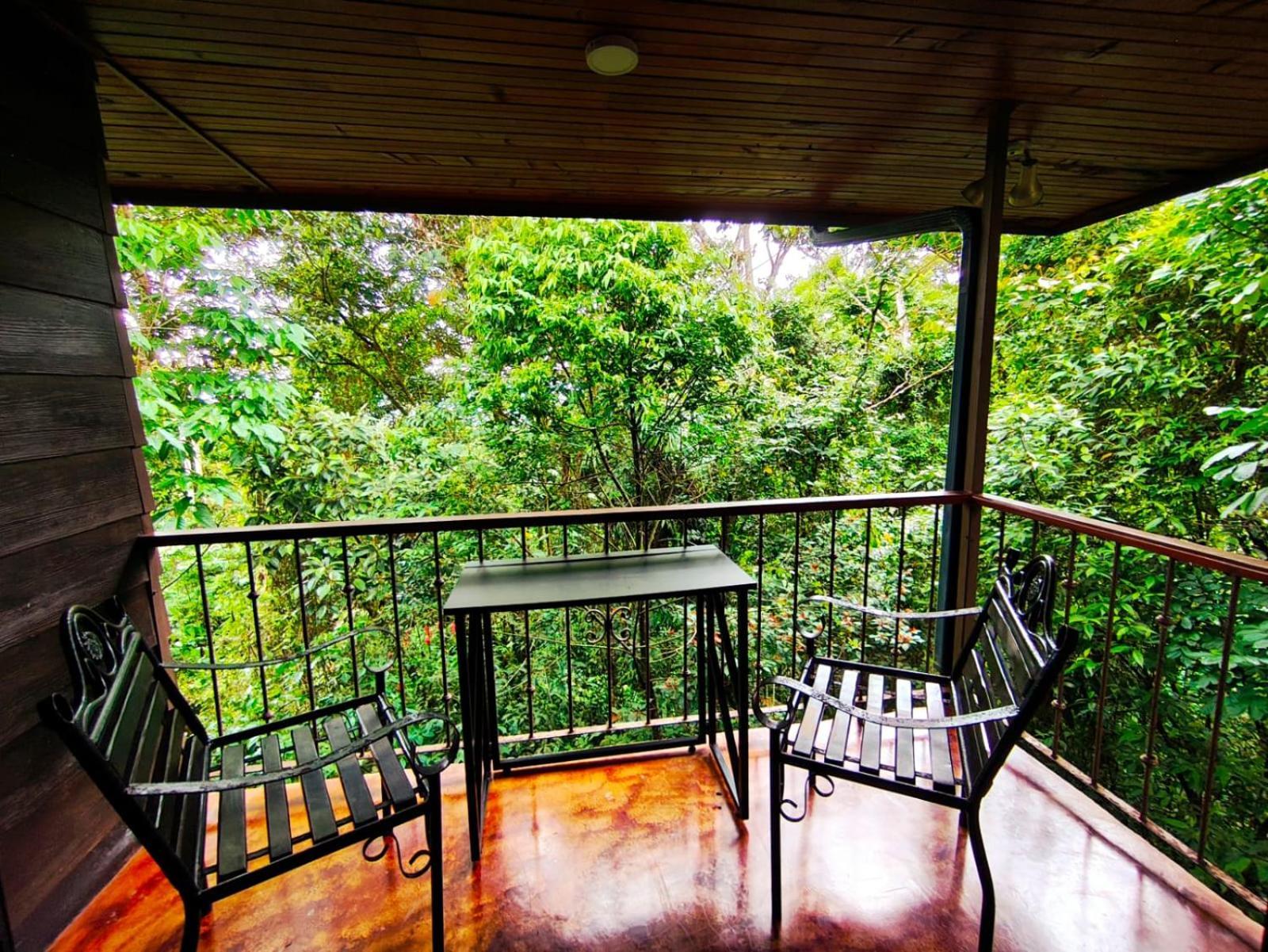 Avita Lodge Quesada  Exterior foto