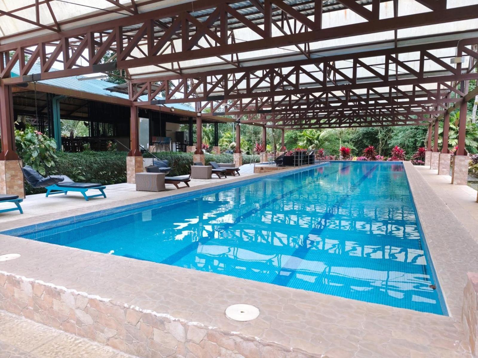 Avita Lodge Quesada  Exterior foto