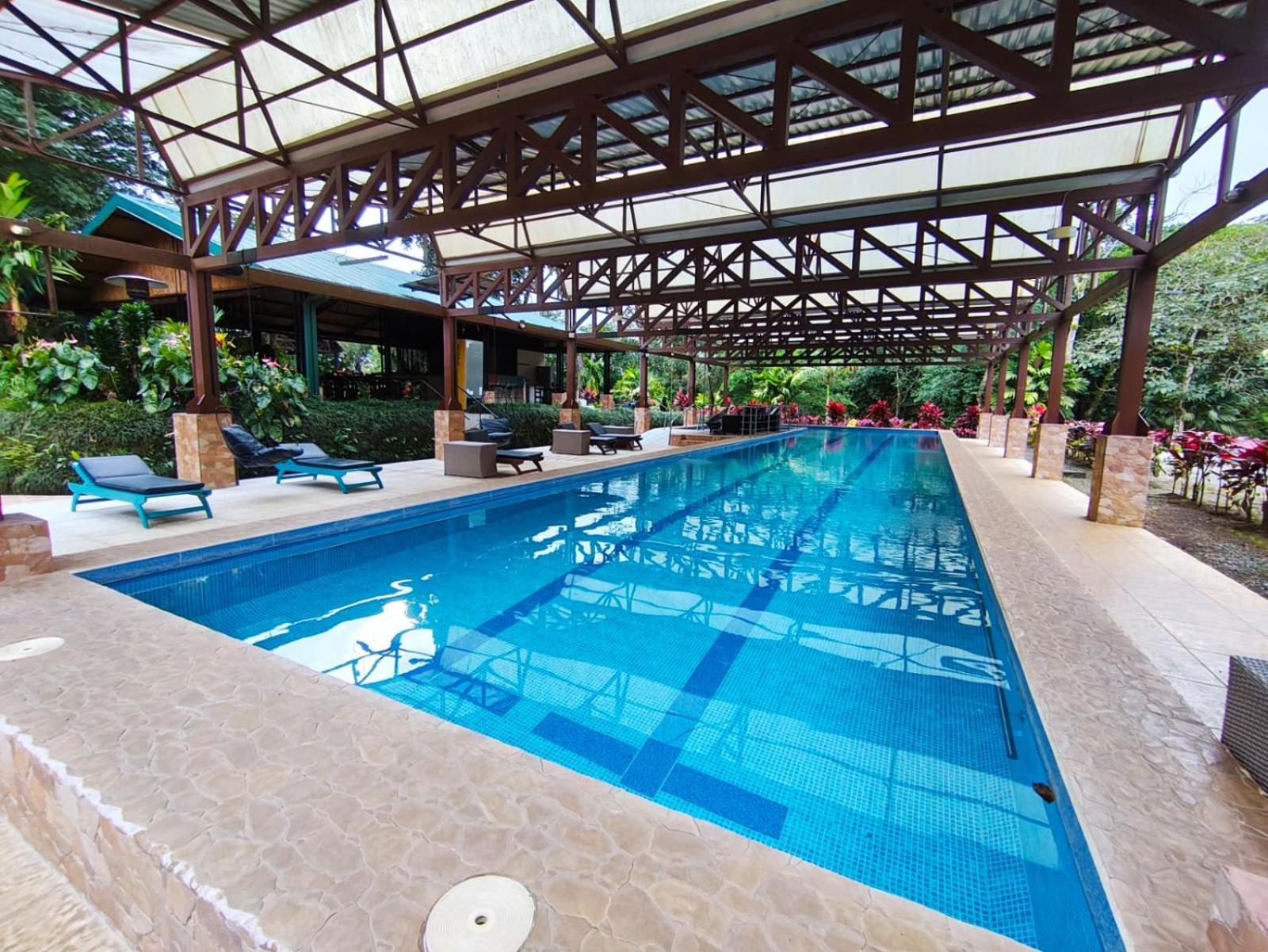 Avita Lodge Quesada  Exterior foto